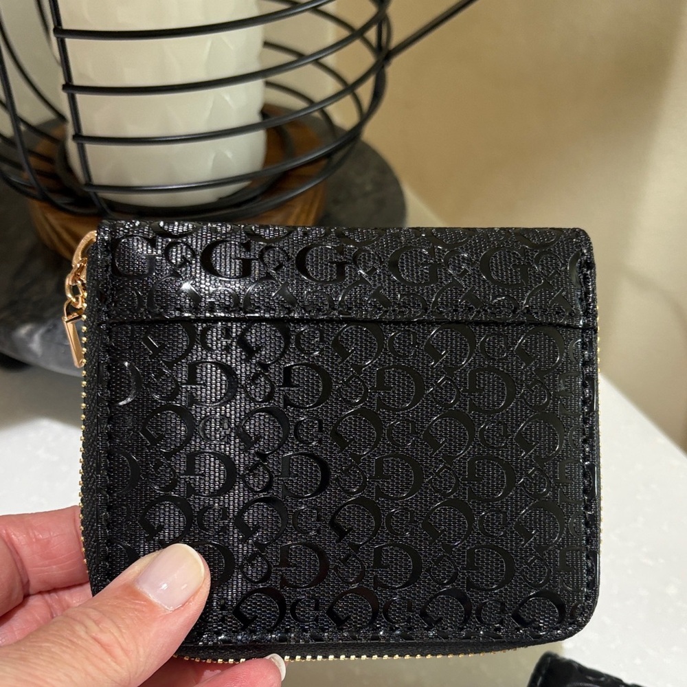 GUESS Black Embossed Wallet and Keychain Set - Picture 9 of 9